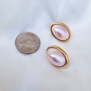 Vintage Jewelry - 《Vintage》 gold and pink pearl earrings Vintage Jewelry - 《Vintage》 gold and pink pearl earrings
